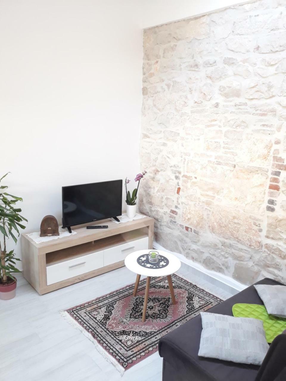 Amalia Apartment Umag Bagian luar foto